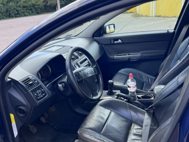 Синий Вольво В50, объемом двигателя 2 л и пробегом 250 тыс. км за 3000 $, фото 6 на Automoto.ua