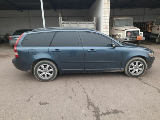 Синій Вольво V50, об'ємом двигуна 2 л та пробігом 380 тис. км за 6600 $, фото 8 на Automoto.ua