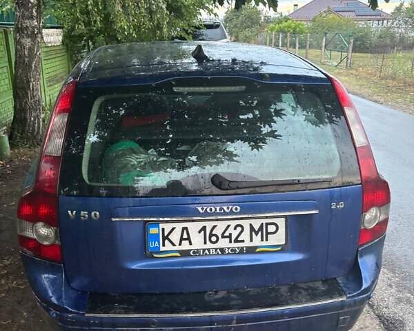 Синий Вольво В50, объемом двигателя 2 л и пробегом 300 тыс. км за 4000 $, фото 1 на Automoto.ua