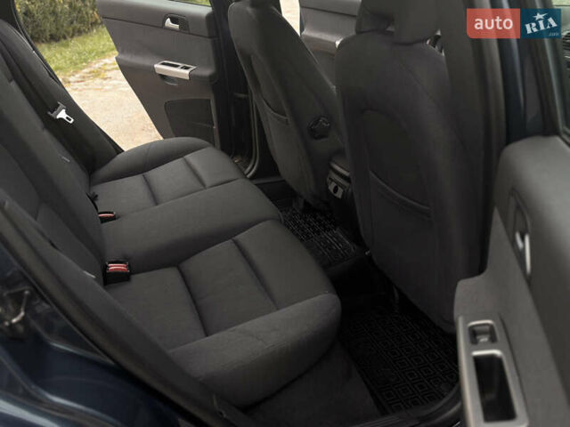 Синий Вольво В50, объемом двигателя 1.6 л и пробегом 312 тыс. км за 4800 $, фото 26 на Automoto.ua