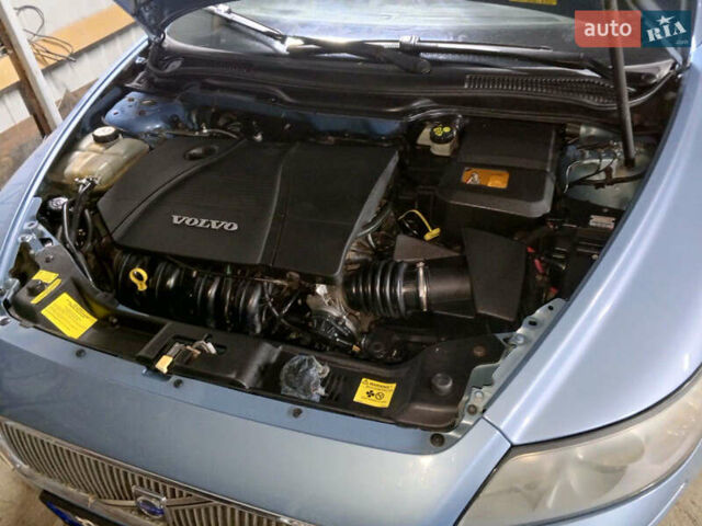 Синий Вольво В50, объемом двигателя 1.8 л и пробегом 307 тыс. км за 6300 $, фото 5 на Automoto.ua