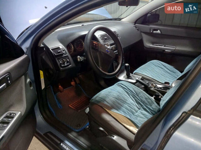 Синий Вольво В50, объемом двигателя 1.8 л и пробегом 307 тыс. км за 6300 $, фото 7 на Automoto.ua