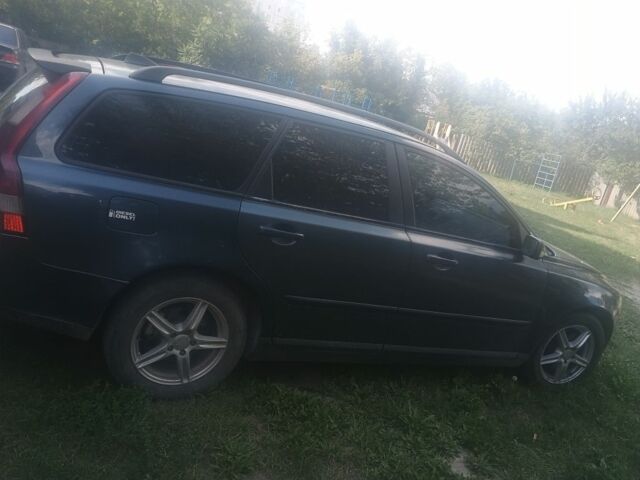 Синий Вольво В50, объемом двигателя 2 л и пробегом 255 тыс. км за 5500 $, фото 3 на Automoto.ua