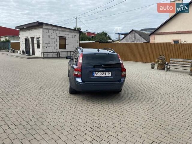 Синий Вольво В50, объемом двигателя 2 л и пробегом 376 тыс. км за 4800 $, фото 12 на Automoto.ua