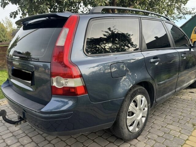 Синий Вольво В50, объемом двигателя 2 л и пробегом 285 тыс. км за 5300 $, фото 4 на Automoto.ua