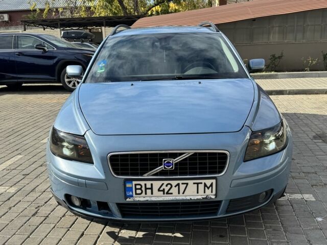 Синий Вольво В50, объемом двигателя 1.6 л и пробегом 185 тыс. км за 4300 $, фото 2 на Automoto.ua