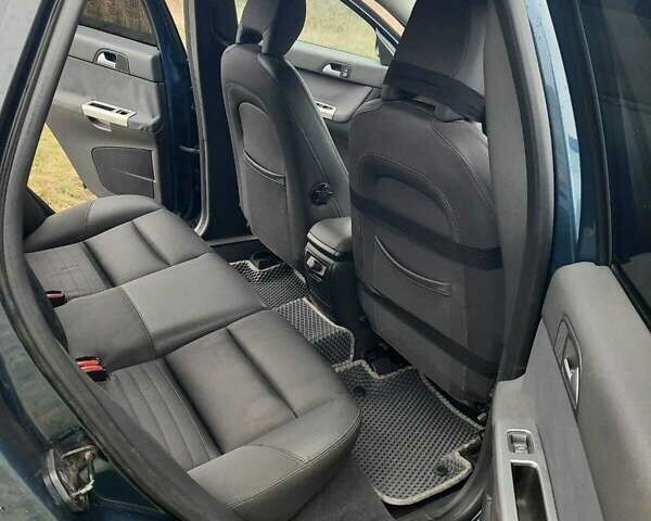 Синий Вольво В50, объемом двигателя 2 л и пробегом 308 тыс. км за 5800 $, фото 6 на Automoto.ua