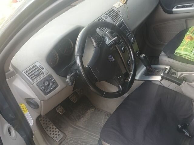 Синий Вольво В50, объемом двигателя 2 л и пробегом 255 тыс. км за 5500 $, фото 4 на Automoto.ua