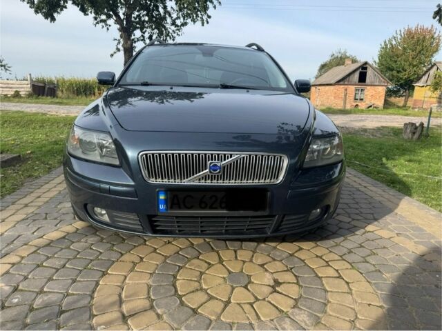 Синий Вольво В50, объемом двигателя 2 л и пробегом 285 тыс. км за 5300 $, фото 1 на Automoto.ua