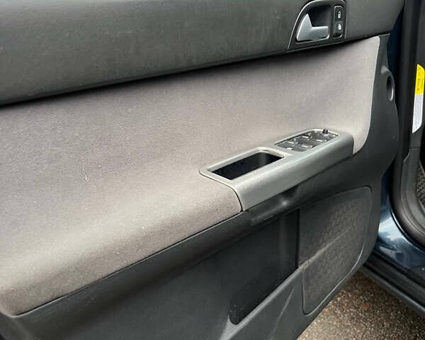 Синий Вольво В50, объемом двигателя 2 л и пробегом 250 тыс. км за 5900 $, фото 35 на Automoto.ua