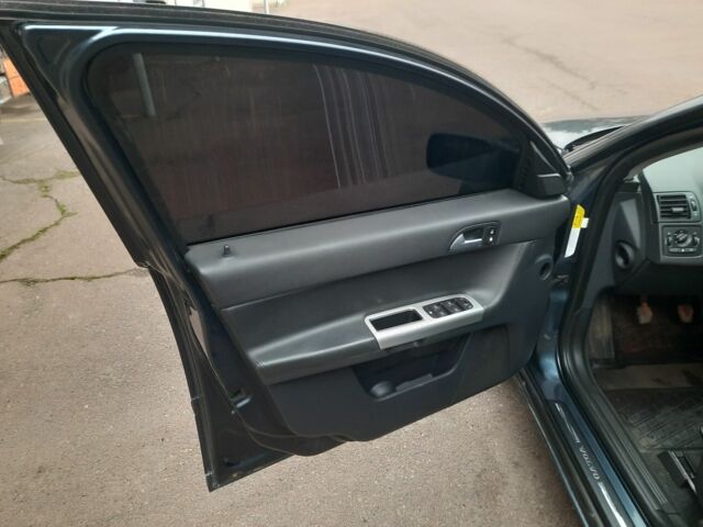 Синій Вольво V50, об'ємом двигуна 2 л та пробігом 380 тис. км за 6600 $, фото 10 на Automoto.ua