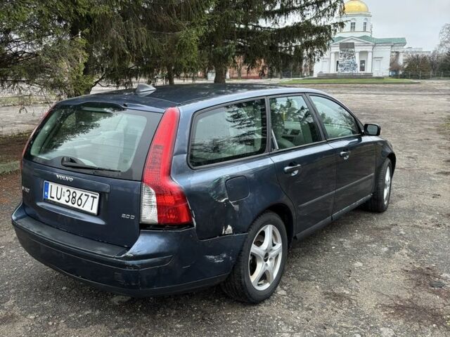 Синий Вольво В50, объемом двигателя 2 л и пробегом 300 тыс. км за 2350 $, фото 4 на Automoto.ua