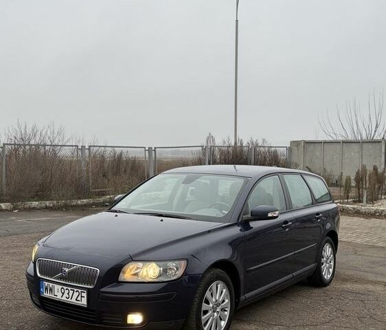 Синий Вольво В50, объемом двигателя 1.6 л и пробегом 300 тыс. км за 2850 $, фото 1 на Automoto.ua
