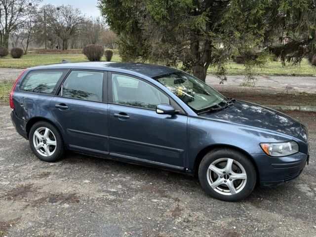 Синий Вольво В50, объемом двигателя 2 л и пробегом 300 тыс. км за 2350 $, фото 3 на Automoto.ua