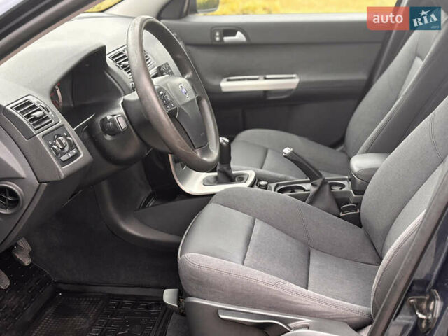 Синий Вольво В50, объемом двигателя 1.6 л и пробегом 312 тыс. км за 4750 $, фото 25 на Automoto.ua