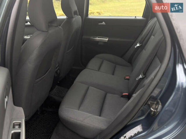 Синий Вольво В50, объемом двигателя 1.6 л и пробегом 312 тыс. км за 4750 $, фото 17 на Automoto.ua