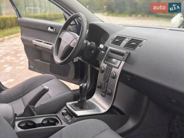 Синий Вольво В50, объемом двигателя 1.6 л и пробегом 312 тыс. км за 4750 $, фото 19 на Automoto.ua