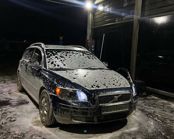 Синий Вольво В50, объемом двигателя 1.56 л и пробегом 40 тыс. км за 5250 $, фото 2 на Automoto.ua