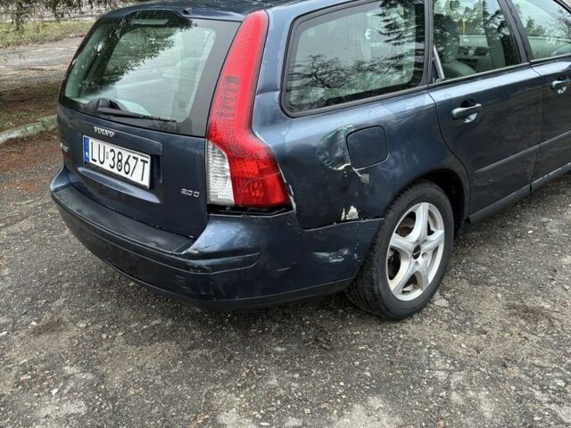 Синий Вольво В50, объемом двигателя 2 л и пробегом 300 тыс. км за 2350 $, фото 7 на Automoto.ua