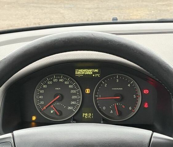 Синий Вольво В50, объемом двигателя 1.6 л и пробегом 300 тыс. км за 2850 $, фото 12 на Automoto.ua