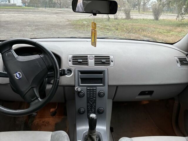 Синий Вольво В50, объемом двигателя 2 л и пробегом 300 тыс. км за 2350 $, фото 8 на Automoto.ua