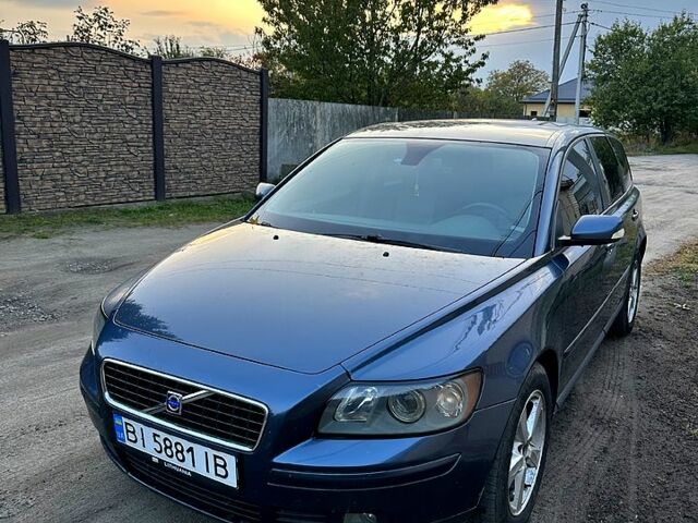 Синий Вольво В50, объемом двигателя 2 л и пробегом 360 тыс. км за 4500 $, фото 5 на Automoto.ua