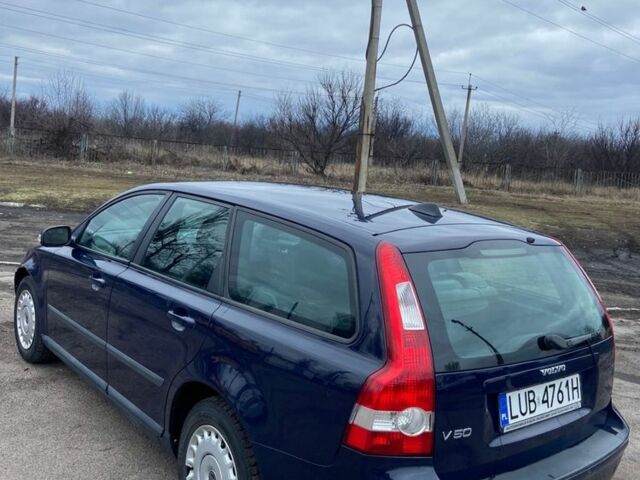 Синій Вольво V50, об'ємом двигуна 1.6 л та пробігом 250 тис. км за 3300 $, фото 3 на Automoto.ua
