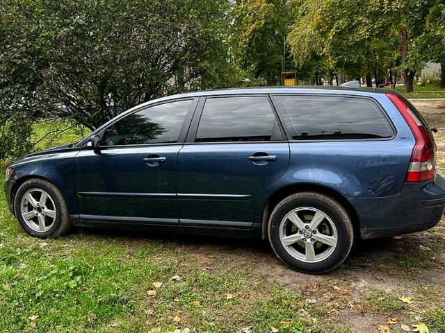 Синий Вольво В50, объемом двигателя 2 л и пробегом 360 тыс. км за 4500 $, фото 7 на Automoto.ua