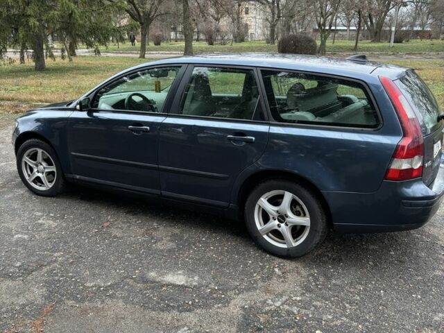 Синий Вольво В50, объемом двигателя 2 л и пробегом 300 тыс. км за 2350 $, фото 6 на Automoto.ua