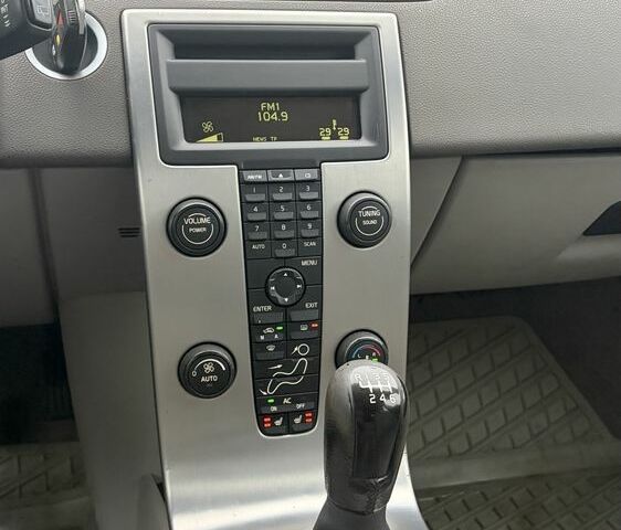 Синий Вольво В50, объемом двигателя 1.6 л и пробегом 300 тыс. км за 2850 $, фото 13 на Automoto.ua