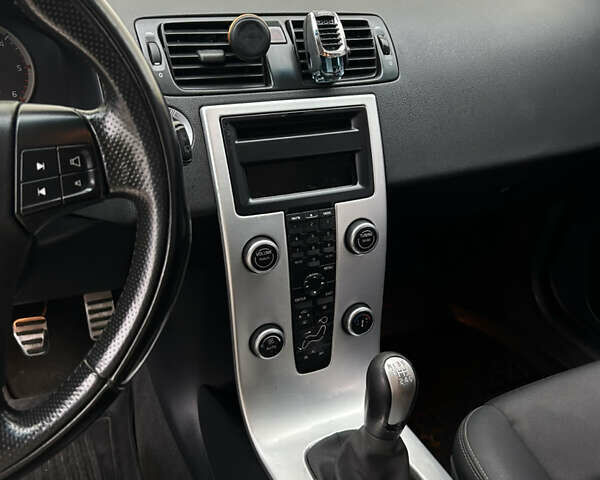 Синій Вольво V50, об'ємом двигуна 2 л та пробігом 344 тис. км за 7499 $, фото 23 на Automoto.ua