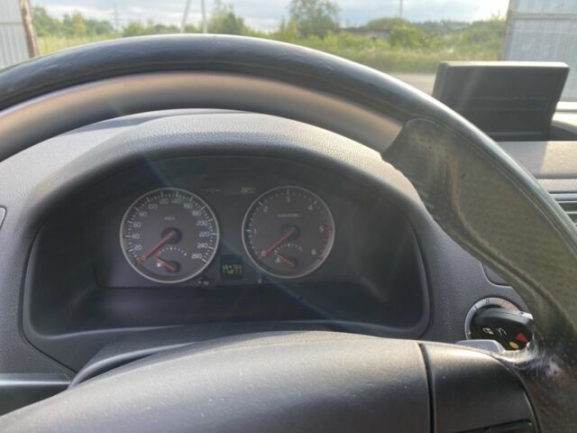 Синий Вольво В50, объемом двигателя 2.4 л и пробегом 364 тыс. км за 7000 $, фото 2 на Automoto.ua