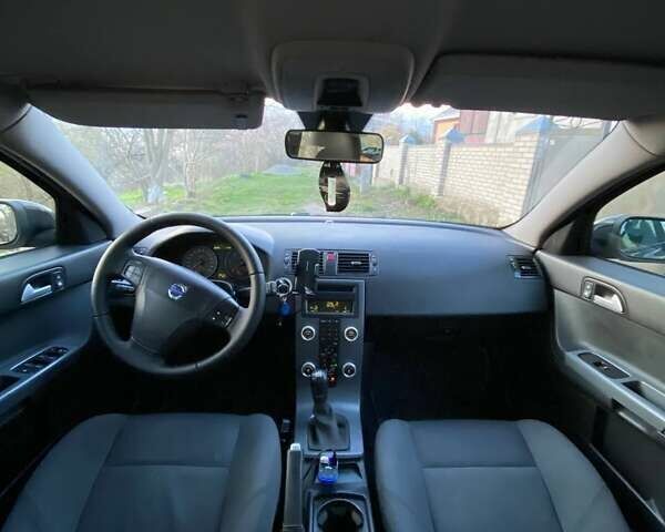 Синий Вольво В50, объемом двигателя 1.56 л и пробегом 415 тыс. км за 6499 $, фото 1 на Automoto.ua