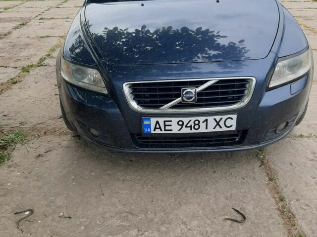 Синий Вольво В50, объемом двигателя 2 л и пробегом 330 тыс. км за 6000 $, фото 1 на Automoto.ua