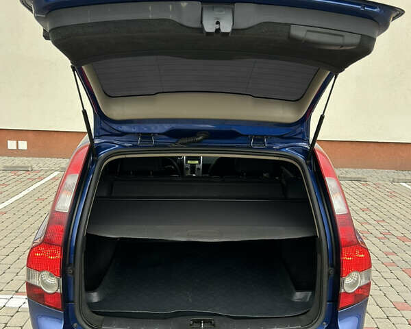 Синій Вольво V50, об'ємом двигуна 2 л та пробігом 344 тис. км за 7499 $, фото 35 на Automoto.ua