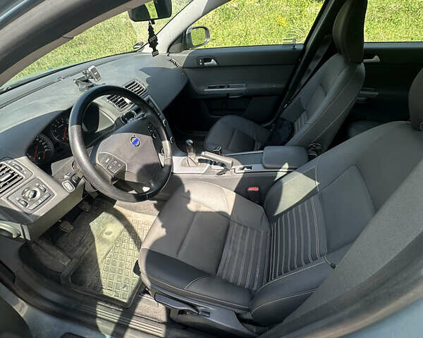 Синій Вольво V50, об'ємом двигуна 1.8 л та пробігом 207 тис. км за 5500 $, фото 11 на Automoto.ua