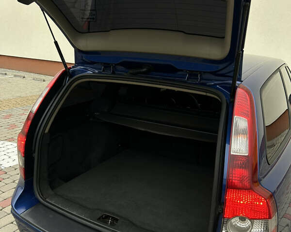 Синій Вольво V50, об'ємом двигуна 2 л та пробігом 344 тис. км за 7499 $, фото 37 на Automoto.ua