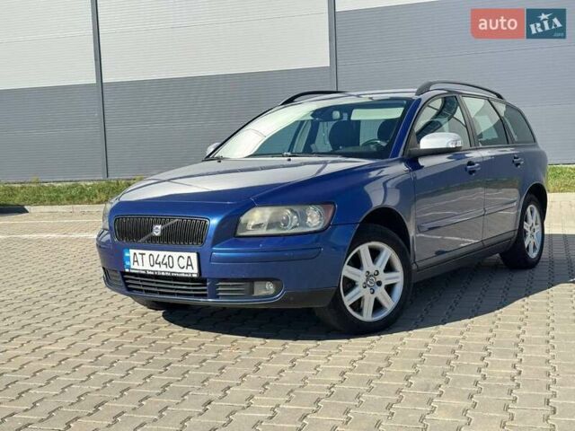 Синий Вольво В50, объемом двигателя 2.4 л и пробегом 375 тыс. км за 6700 $, фото 1 на Automoto.ua