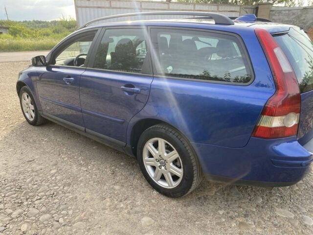 Синий Вольво В50, объемом двигателя 2.4 л и пробегом 364 тыс. км за 7000 $, фото 6 на Automoto.ua