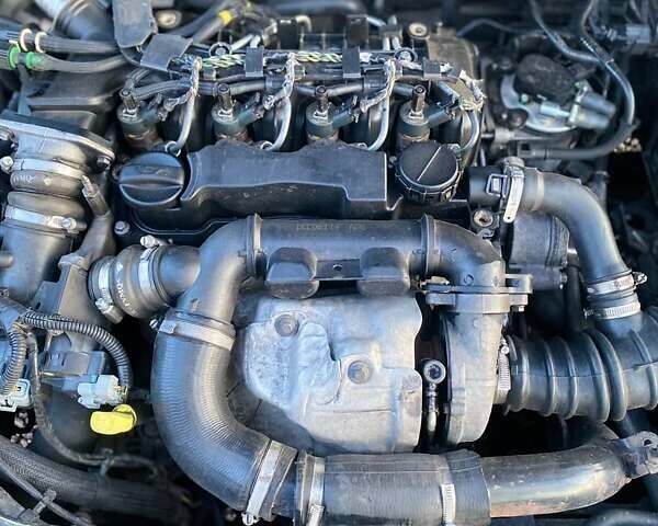 Синий Вольво В50, объемом двигателя 1.56 л и пробегом 415 тыс. км за 6499 $, фото 4 на Automoto.ua