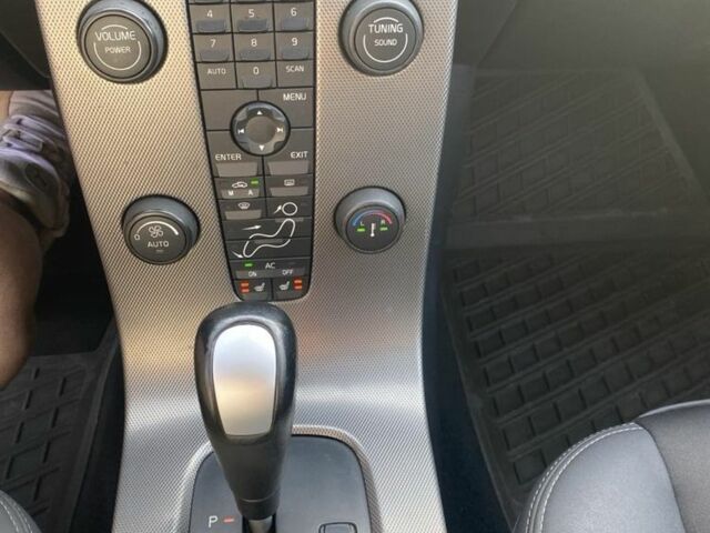 Синий Вольво В50, объемом двигателя 2.4 л и пробегом 364 тыс. км за 7000 $, фото 1 на Automoto.ua