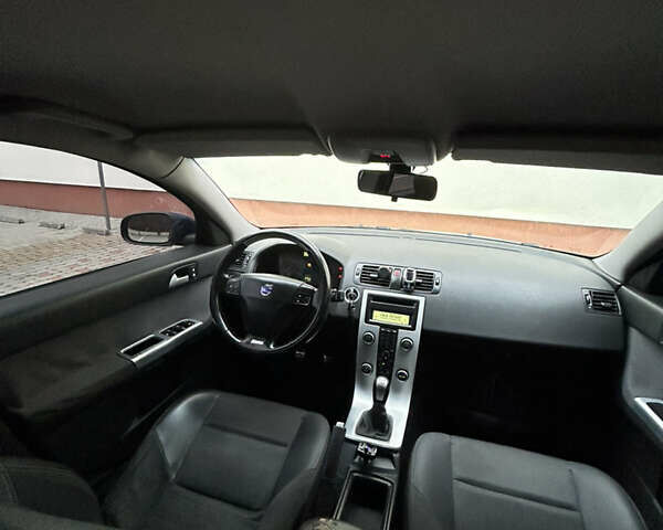 Синій Вольво V50, об'ємом двигуна 2 л та пробігом 344 тис. км за 7499 $, фото 29 на Automoto.ua