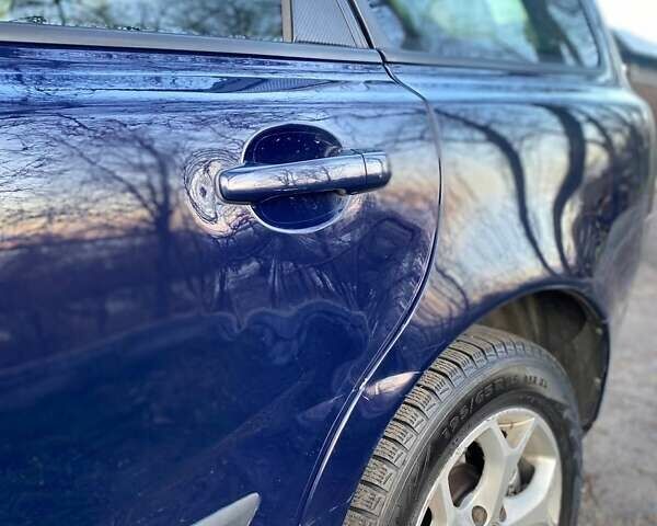 Синий Вольво В50, объемом двигателя 1.56 л и пробегом 415 тыс. км за 6499 $, фото 2 на Automoto.ua