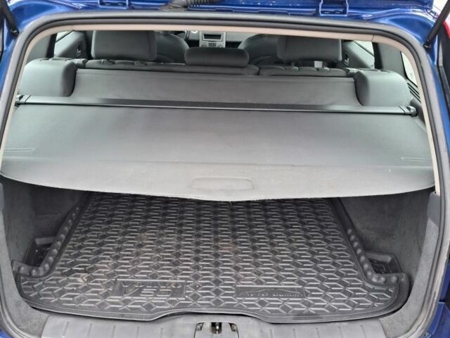 Синий Вольво В50, объемом двигателя 2.4 л и пробегом 283 тыс. км за 6950 $, фото 6 на Automoto.ua