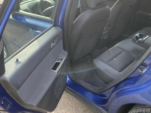 Синий Вольво В50, объемом двигателя 2.4 л и пробегом 364 тыс. км за 7000 $, фото 5 на Automoto.ua