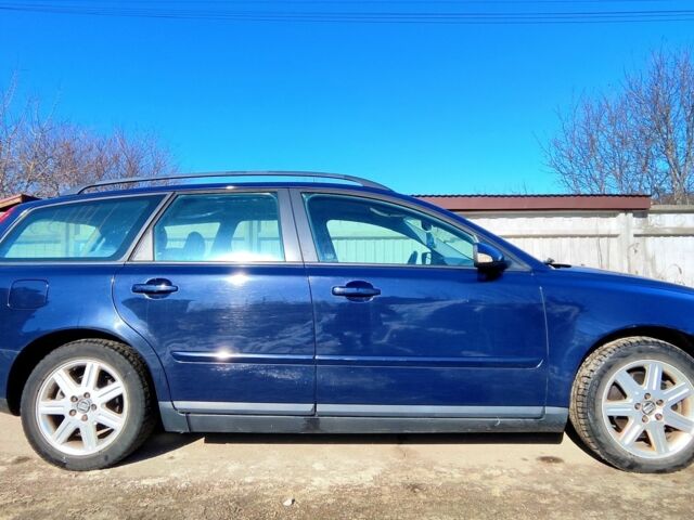 Синий Вольво В50, объемом двигателя 2 л и пробегом 300 тыс. км за 2600 $, фото 4 на Automoto.ua