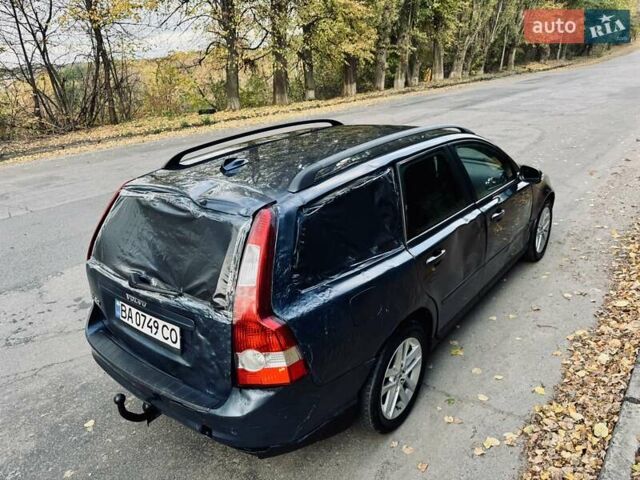 Синий Вольво В50, объемом двигателя 1.56 л и пробегом 288 тыс. км за 4800 $, фото 8 на Automoto.ua