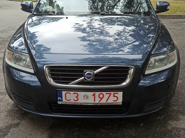Синий Вольво В50, объемом двигателя 1.8 л и пробегом 236 тыс. км за 7300 $, фото 1 на Automoto.ua