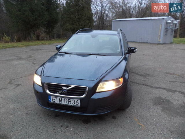 Синий Вольво В50, объемом двигателя 0 л и пробегом 265 тыс. км за 2500 $, фото 1 на Automoto.ua