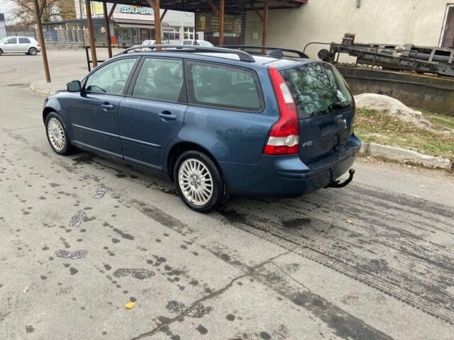 Синий Вольво В50, объемом двигателя 2 л и пробегом 354 тыс. км за 2900 $, фото 5 на Automoto.ua